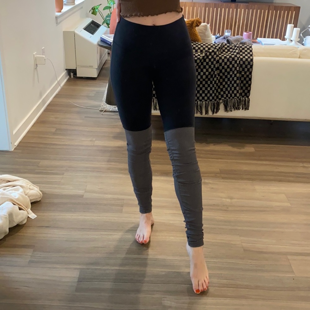 Black/gray Alo yoga goddess leggings